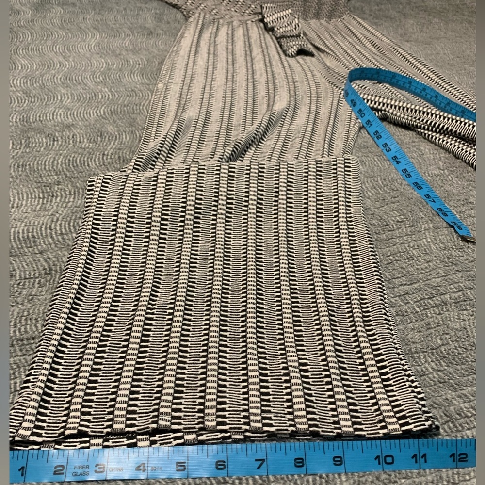 NWT Caution to the Wind Med B&W Short Sleeve Tie Front Romper Jumpsuit - Picture 16 of 16